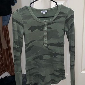 SPLENDID army camo long sleeve thermal